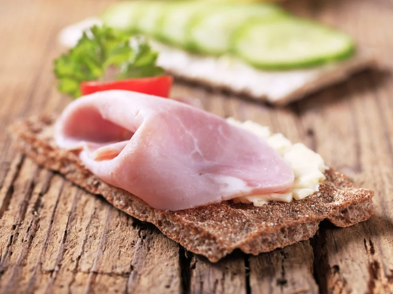 Dietetyk sprawdził jadłospis diety 1000 kcal. Przy jednym posiłku nie wytrzymał