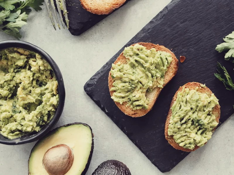 To smarowidło wspiera serce i jelita. Jest o niebo lepsze niż serki i masło razem wzięte