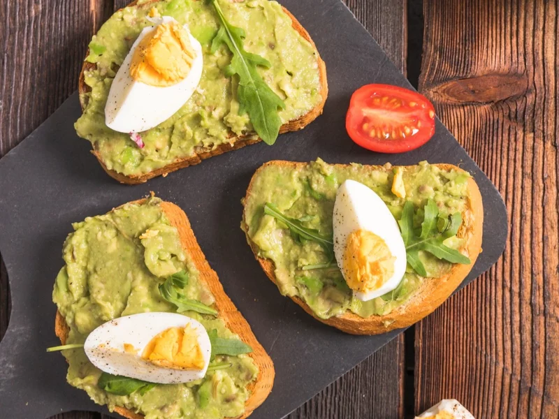 6 minut i 3 składniki. Ta pasta ląduje na moich kanapkach zamiast sera i wędliny