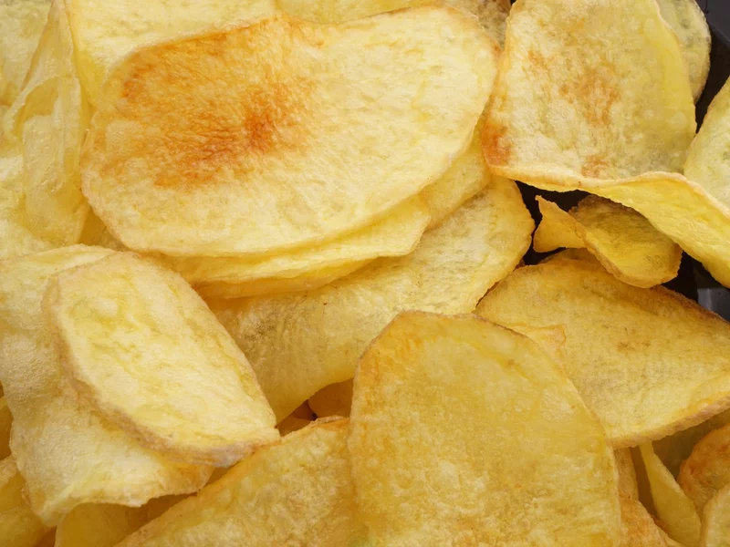 Nie każde chipsy psują dietę. Te mają 50 proc. mniej tłuszczu i 16 g białka